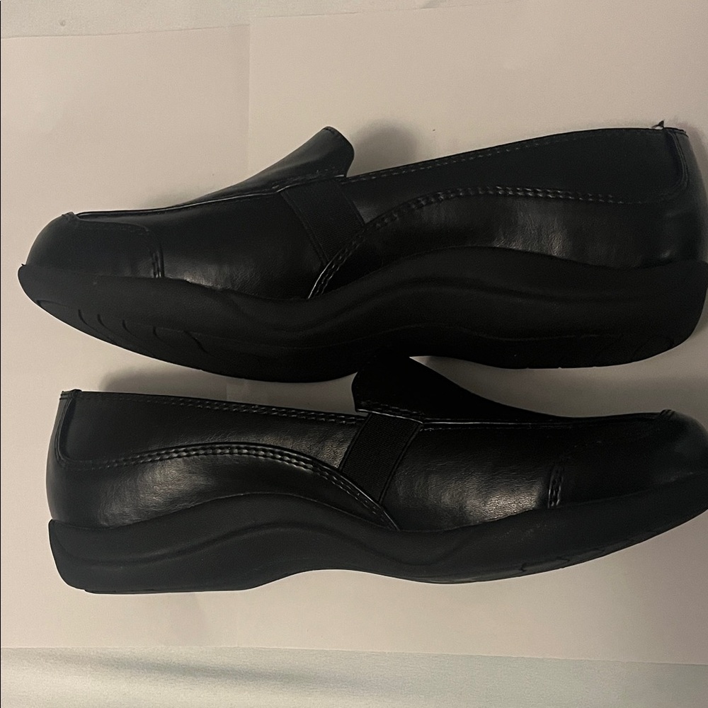 Life Stride Black Slip-On Loafers for Women - Picture 5 of 7